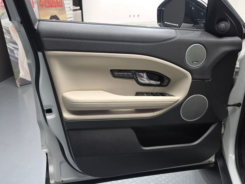 2018 Land Rover Range Rover Evoque 2.0 TD4 HSE photo 24