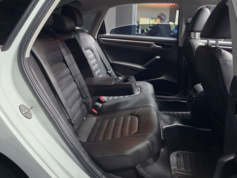 2018 Volkswagen Passat 2.0 TSI B7 photo 12