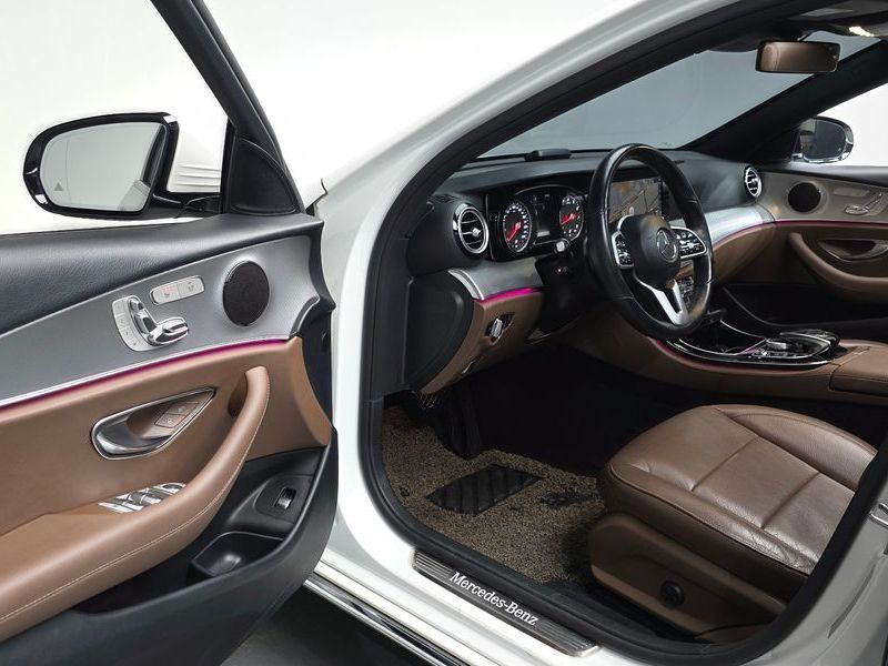 2019 Mercedes-Benz E-Class E300 Avantgarde photo 11