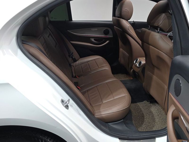 2019 Mercedes-Benz E-Class E300 Avantgarde photo 12