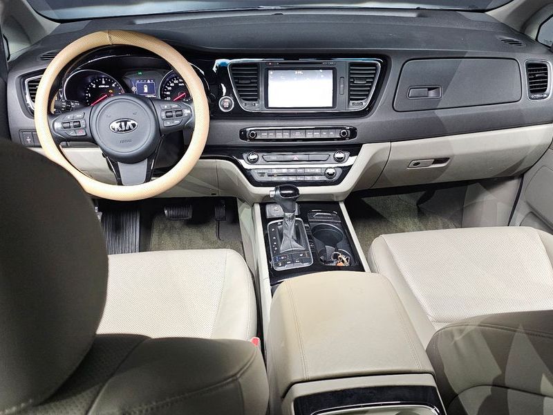2015 Kia Carnival 9-seater Prestige photo 7