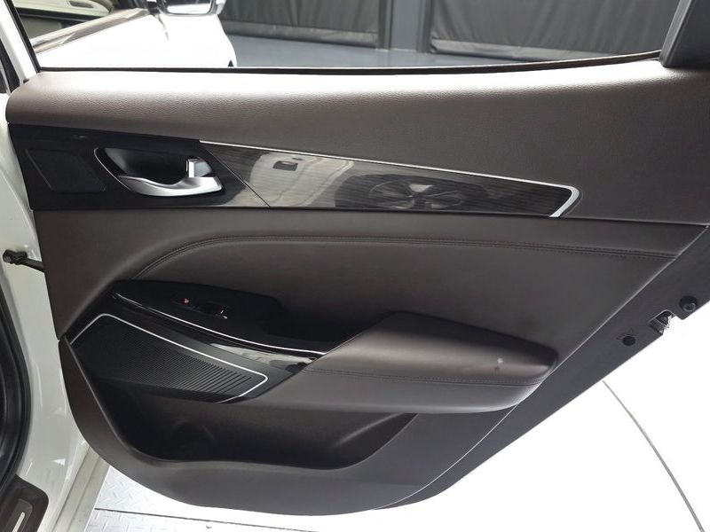 2017 Kia K7 Prestige photo 25