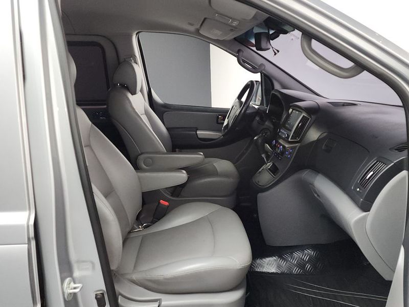 2017 Hyundai 그랜드 스타렉스 11-Seater Wagon Modern Special photo 11