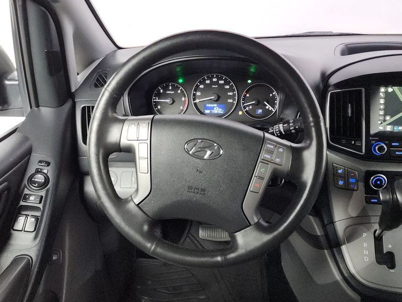 2017 Hyundai 그랜드 스타렉스 11-Seater Wagon Modern Special photo 13