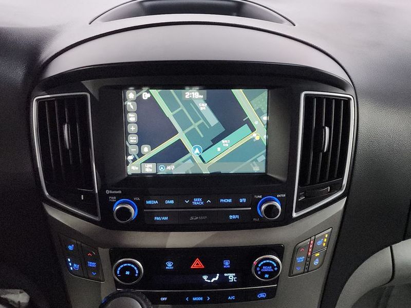 2017 Hyundai 그랜드 스타렉스 11-Seater Wagon Modern Special photo 14