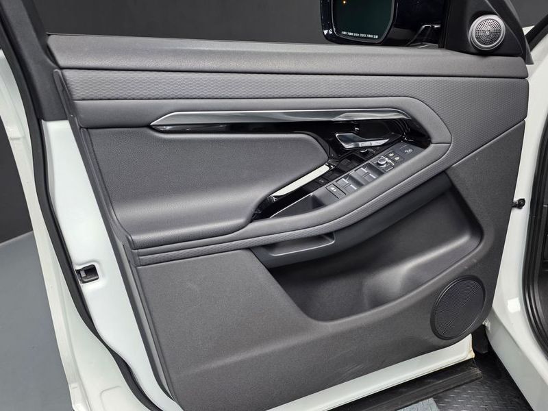 2021 Land Rover Range Rover Evoque P250 S photo 24