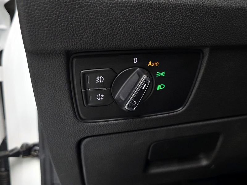 2021 Volkswagen Passat 2.0 TDI Premium photo 17