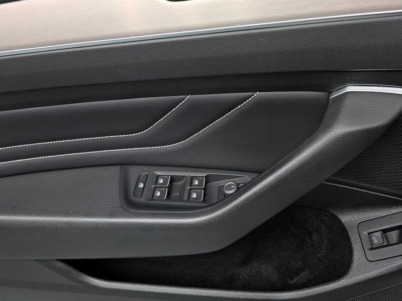 2021 Volkswagen Passat 2.0 TDI Premium photo 18