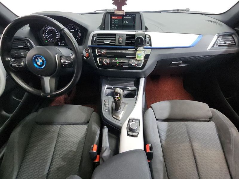 2018 BMW 1시리즈 118d M Sport Shadow 5 Door photo 7