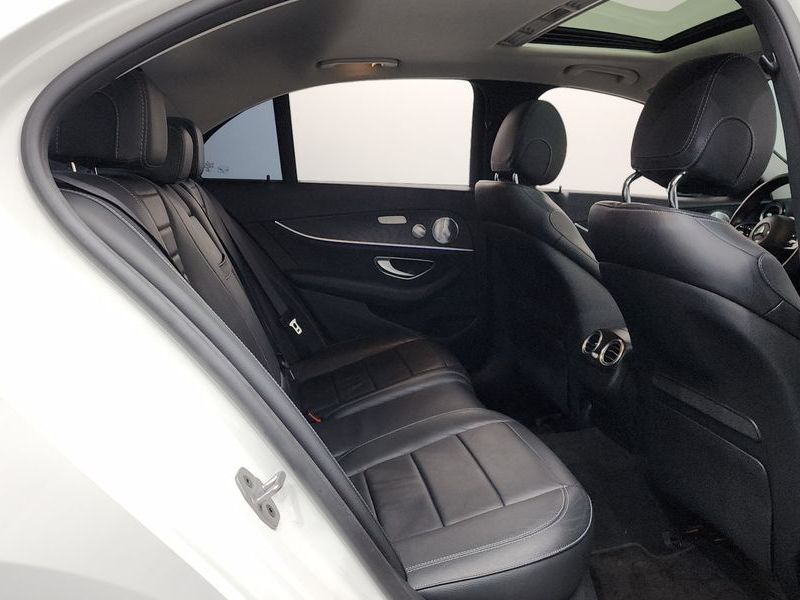 2020 Mercedes-Benz E-Class E300 Avantgarde photo 12