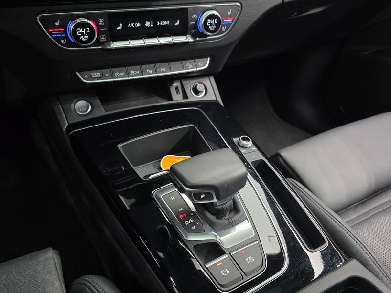 2021 Audi Q5 45 TFSI Quattro Premium photo 9