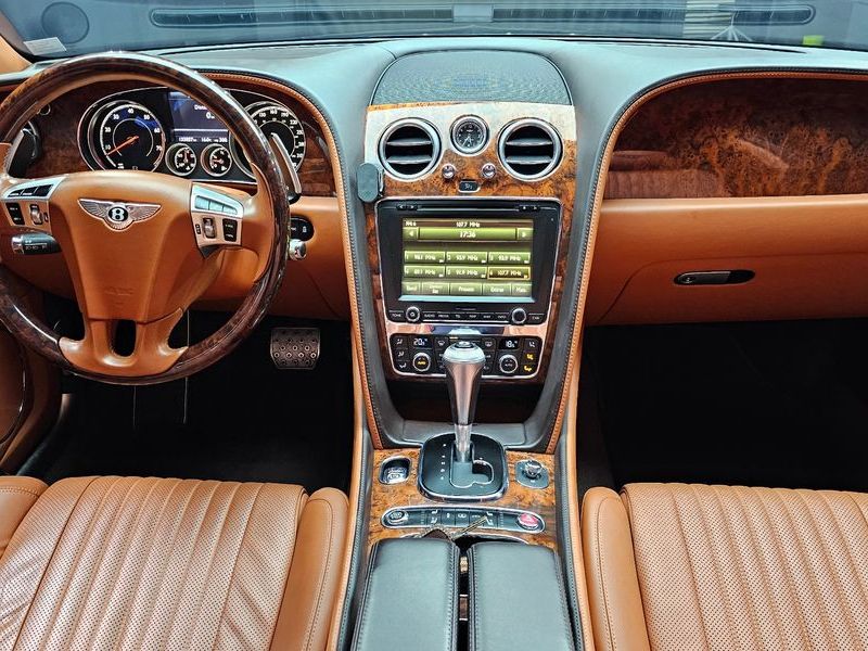 2017 Bentley Flying Spur 4.0 photo 7