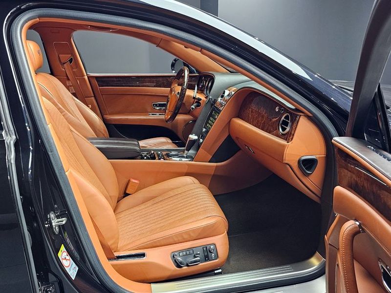 2017 Bentley Flying Spur 4.0 photo 11