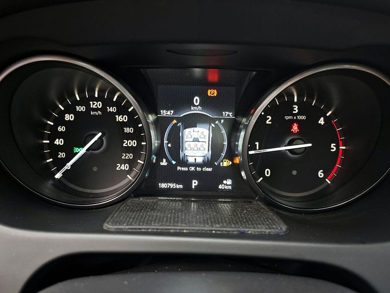 2017 Land Rover Discovery Sport 2.0 TD4 HSE Luxury photo 8
