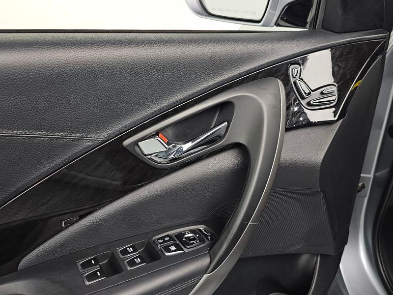 2016 Hyundai Grandeur HG240 Modern photo 17