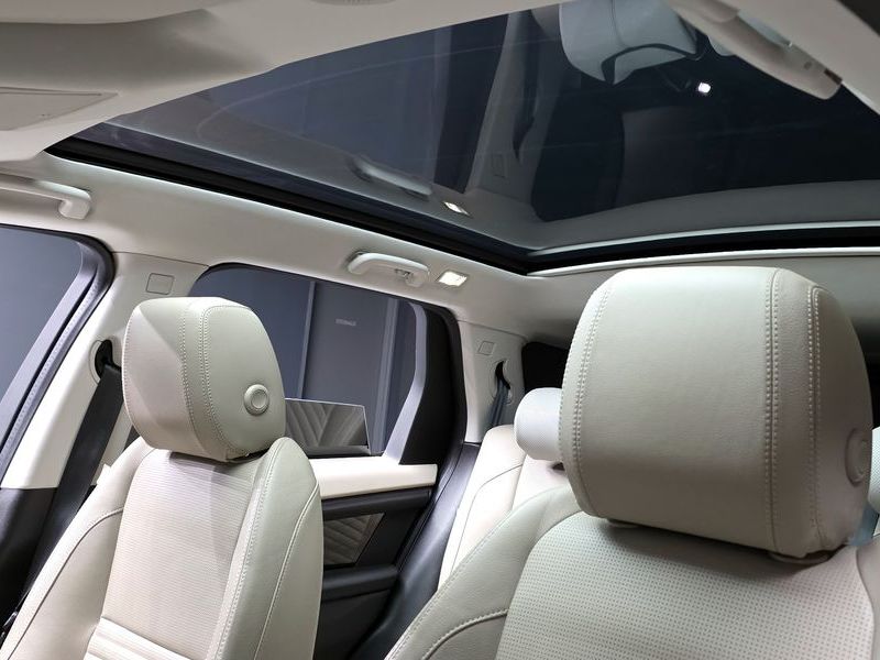 2022 Land Rover Discovery Sport P250 SE photo 19