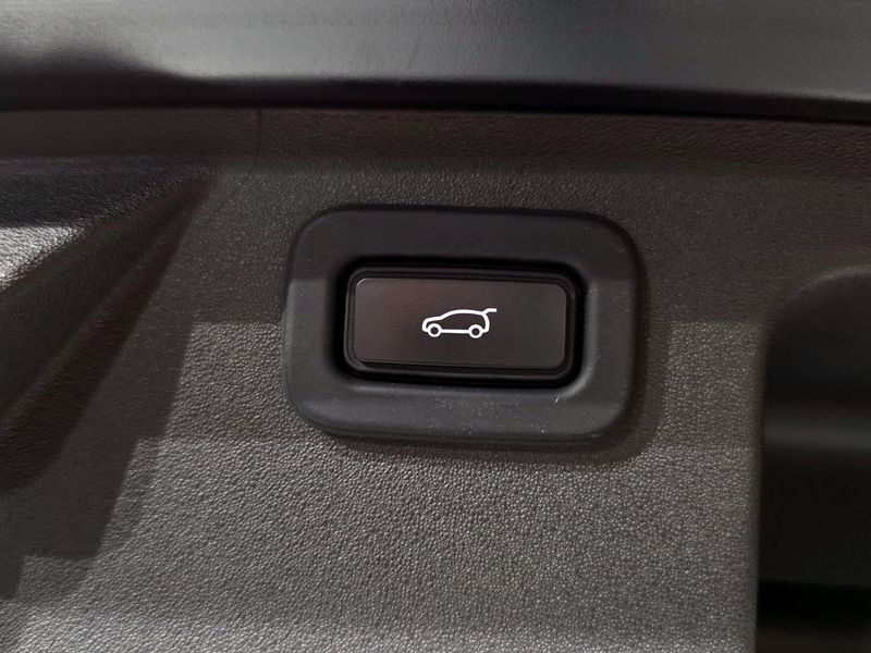 2022 Land Rover Discovery Sport P250 SE photo 27