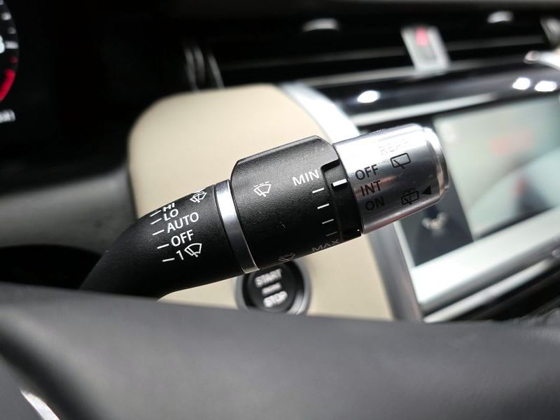 2022 Land Rover Discovery Sport P250 SE photo 28