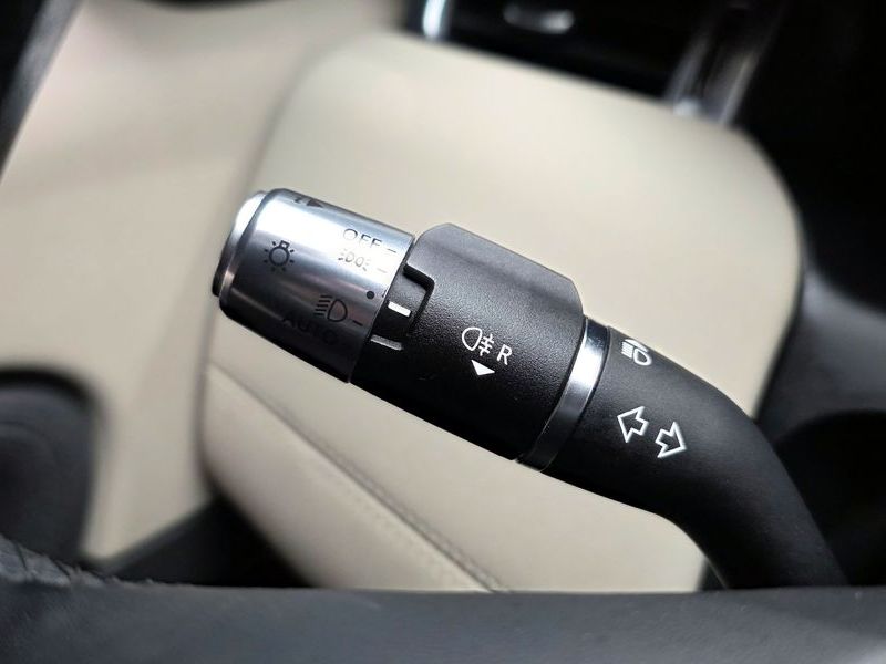 2022 Land Rover Discovery Sport P250 SE photo 29