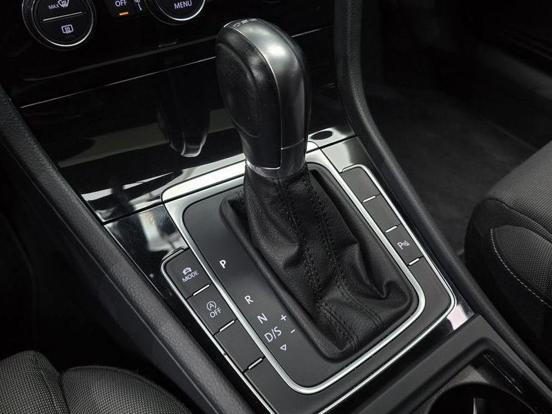 2016 Volkswagen Golf 1.4 TSI photo 9