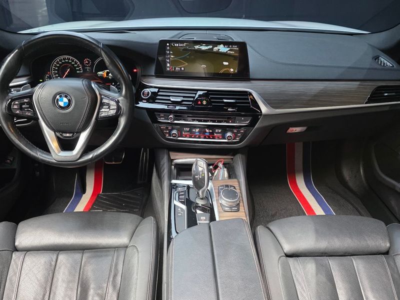 2017 BMW 5 Series 520d M Sport Package Plus photo 7
