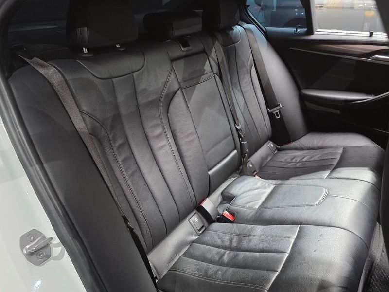 2017 BMW 5 Series 520d M Sport Package Plus photo 11