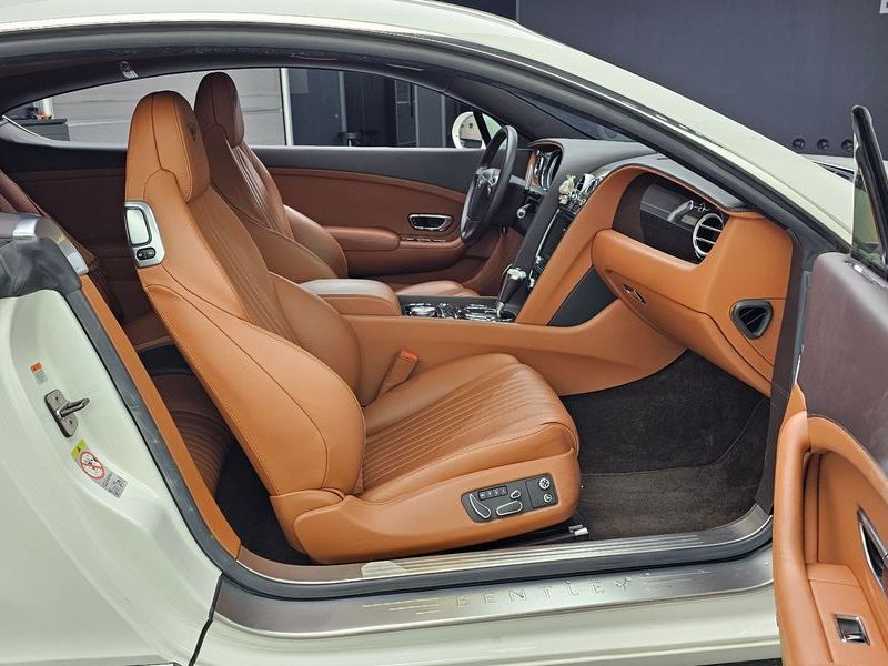 2016 Bentley Continental GT 4.0 GT photo 11