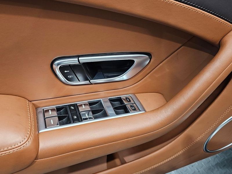2016 Bentley Continental GT 4.0 GT photo 17