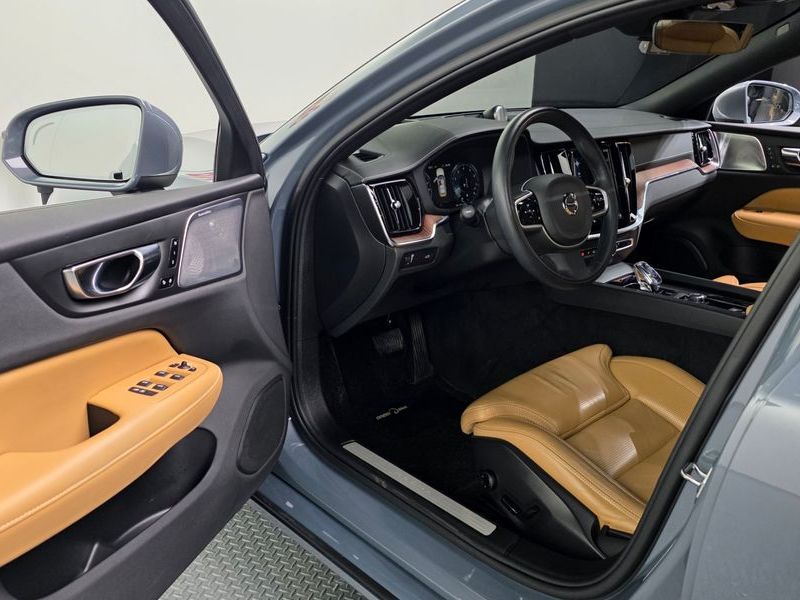2022 Volvo S60 B5 Inscription photo 10