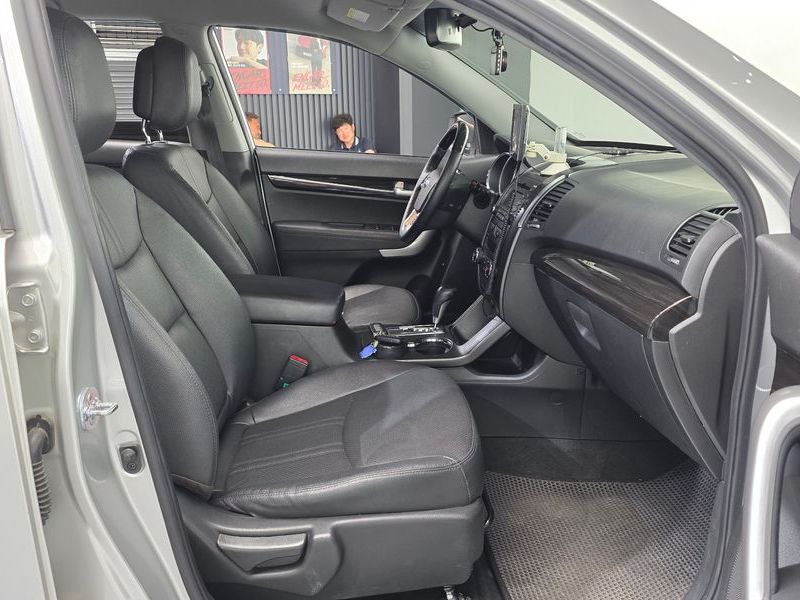 2012 Kia Sorento Diesel 2.0 2WD TLX High-Deluxe photo 11
