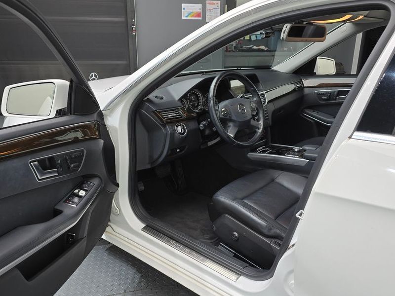 2013 Mercedes-Benz E-Class E200 CGI photo 10