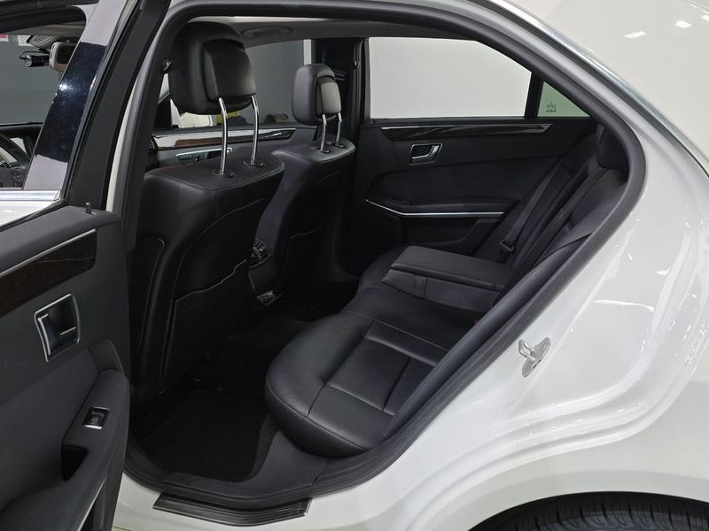 2013 Mercedes-Benz E-Class E200 CGI photo 11