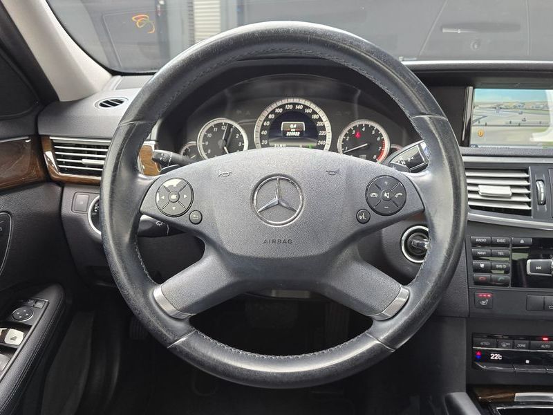 2013 Mercedes-Benz E-Class E200 CGI photo 13