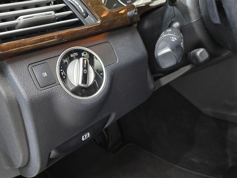 2013 Mercedes-Benz E-Class E200 CGI photo 15