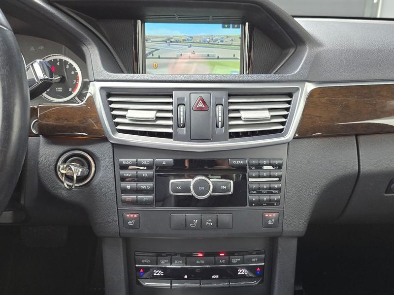 2013 Mercedes-Benz E-Class E200 CGI photo 18
