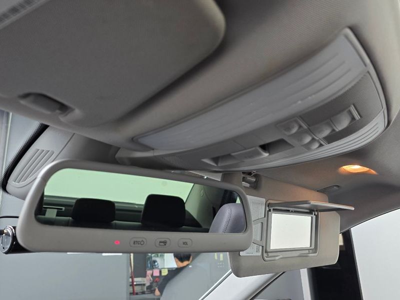 2013 Mercedes-Benz E-Class E200 CGI photo 19