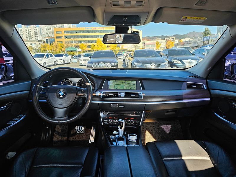 2013 BMW 5 Series GT 30d photo 7