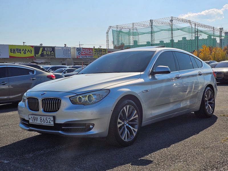 2013 BMW 5 Series GT 30d photo 19