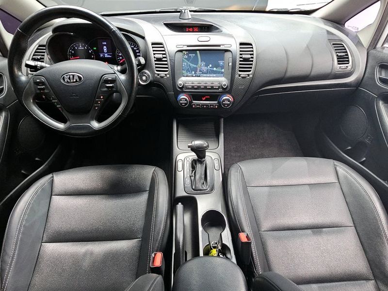 2013 Kia K3 Trendy photo 7