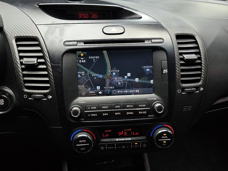 2013 Kia K3 Trendy photo 13