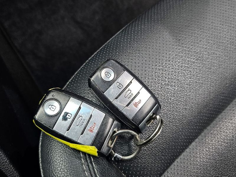 2013 Kia K3 Trendy photo 18