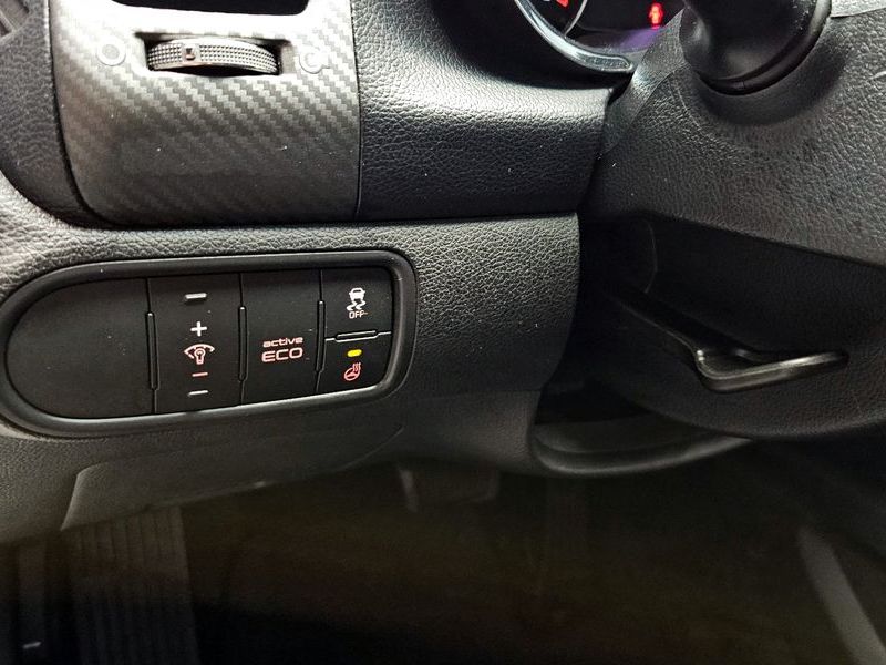 2013 Kia K3 Trendy photo 27
