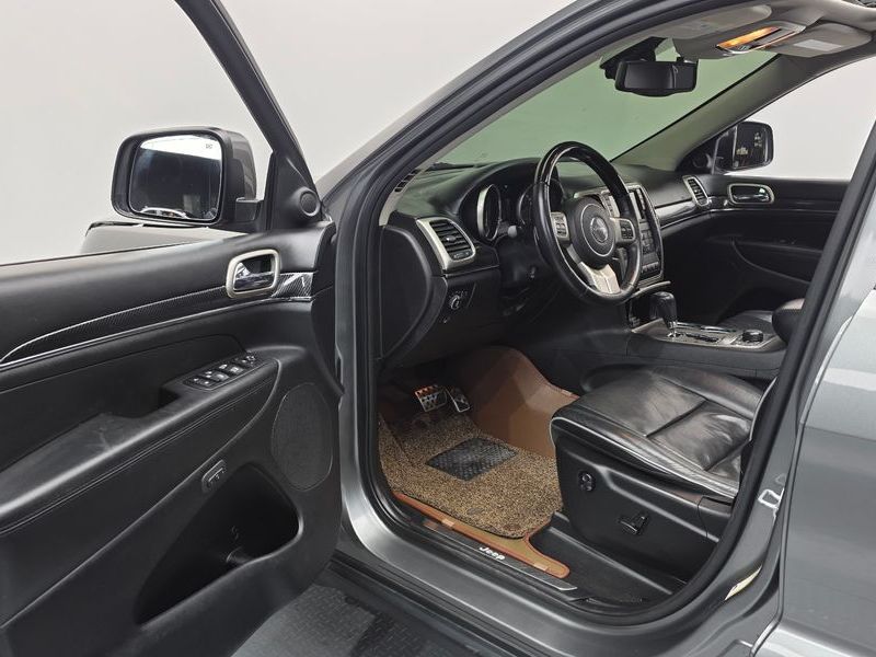 2013 Jeep Grand Cherokee 3.0 Diesel Overland WK2 photo 11