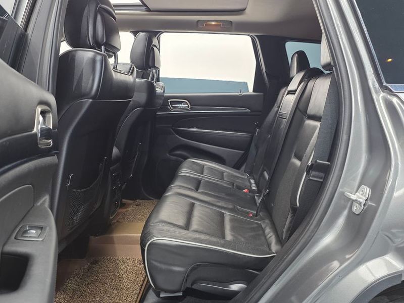 2013 Jeep Grand Cherokee 3.0 Diesel Overland WK2 photo 12