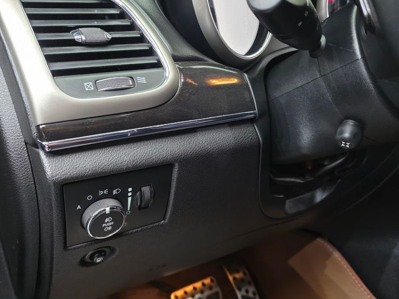 2013 Jeep Grand Cherokee 3.0 Diesel Overland WK2 photo 16