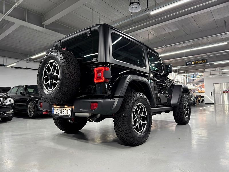 2025 Jeep Wrangler 2.0 Rubicon 2Door photo 7