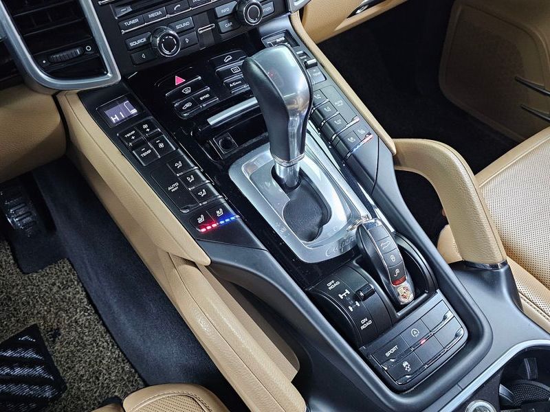 2014 Porsche Cayenne 3.0 Diesel Platium Edition 958 photo 9