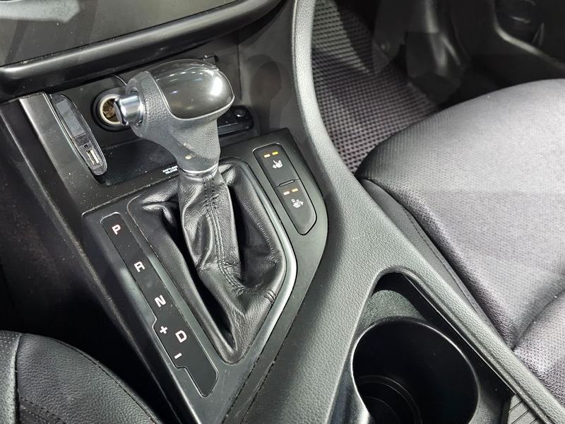 2014 Kia K5 LPI Luxury photo 9