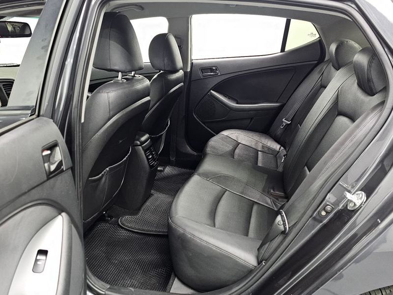 2014 Kia K5 LPI Luxury photo 12