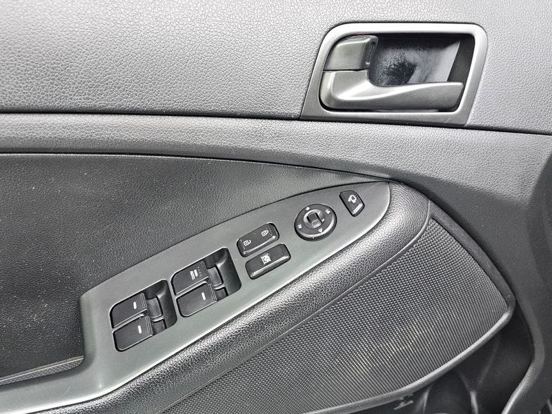 2014 Kia K5 LPI Luxury photo 17